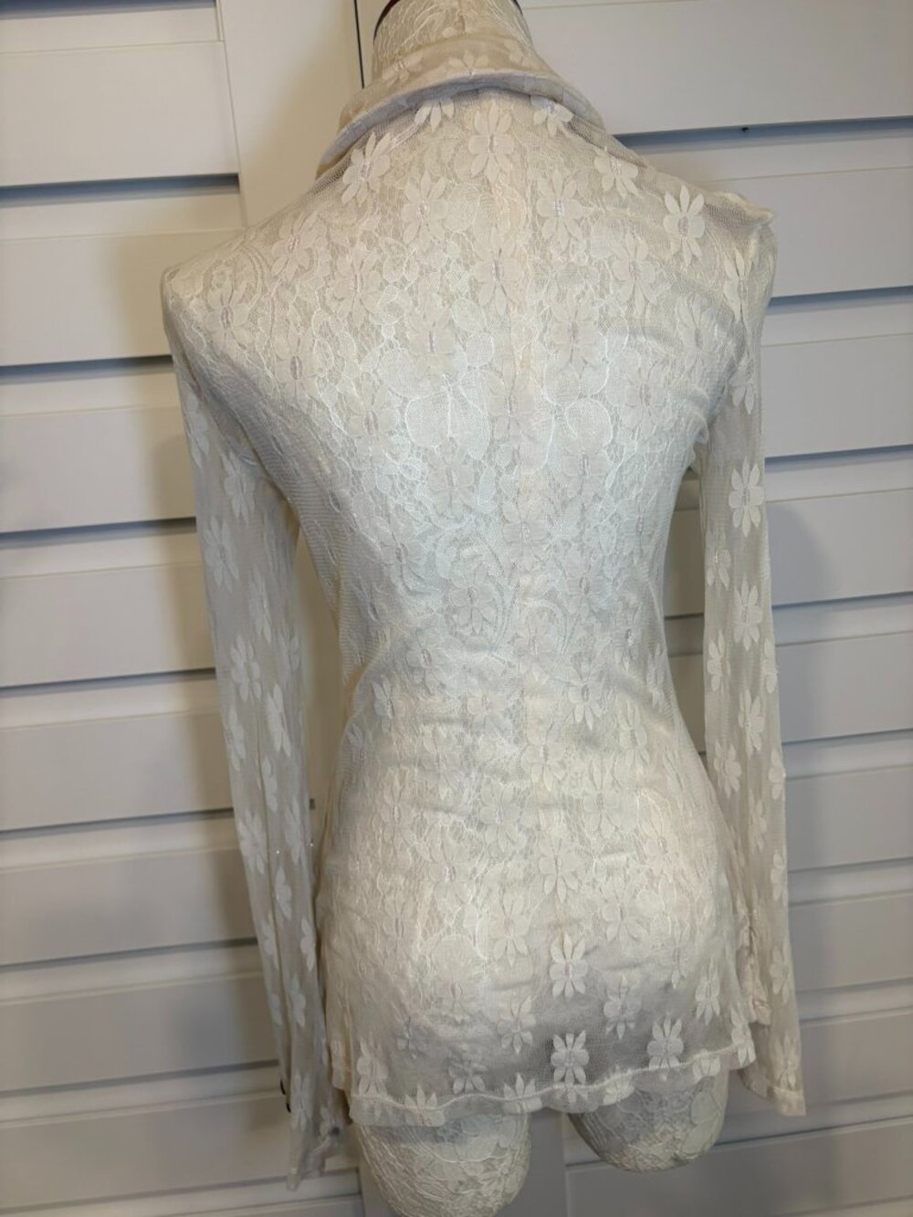 Free People Romantic Ivory Sheer Floral Lace Ruched Button Down Blouse M - Picture 9 of 10